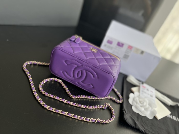 Handbag Chanel AP2199 size 17cmx9.5cmx8 cm