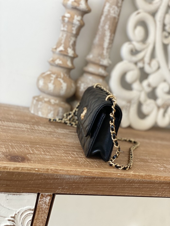 Handbag Chanel 81238 size 16 cm