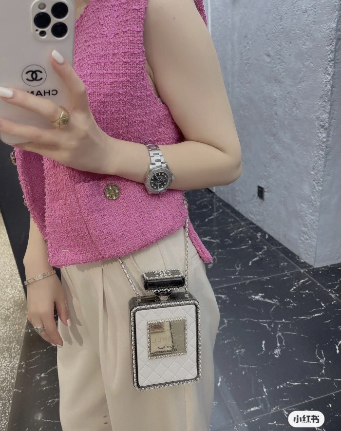 Handbag Chanel size 16*9*3.5* cm