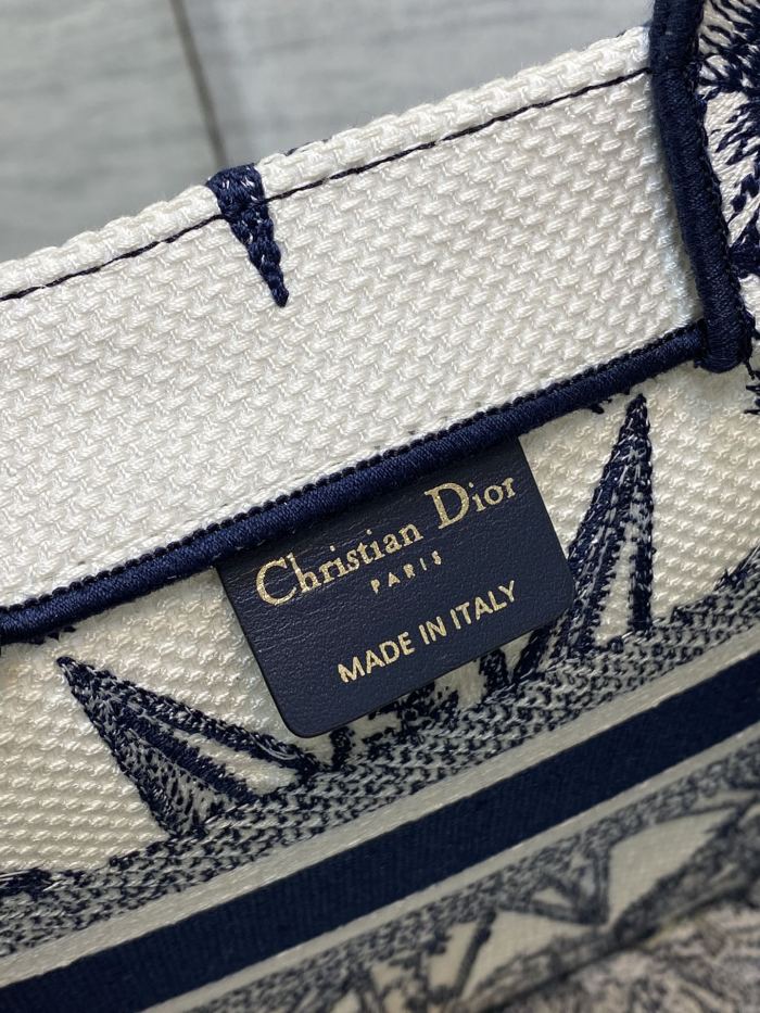 Handbag Dior size 26*8*22 cm