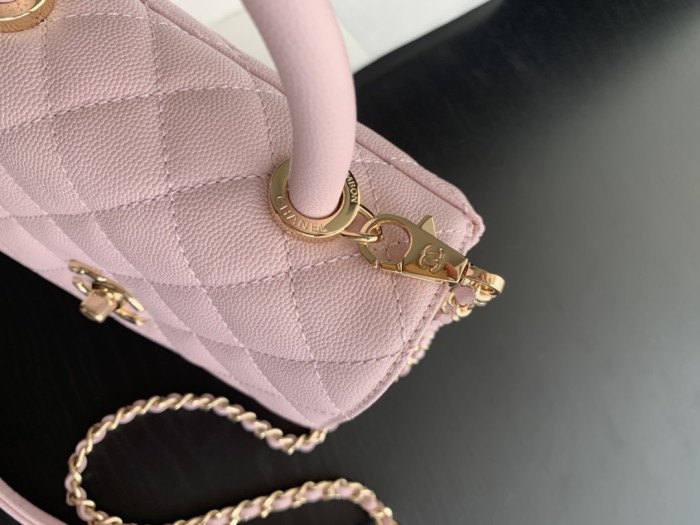 Handbag Chanel 2215 size 19 cm