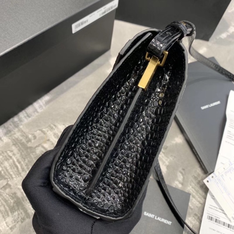 Handbags SAINT LAURENT 602716 size 20x16x7.5 cm