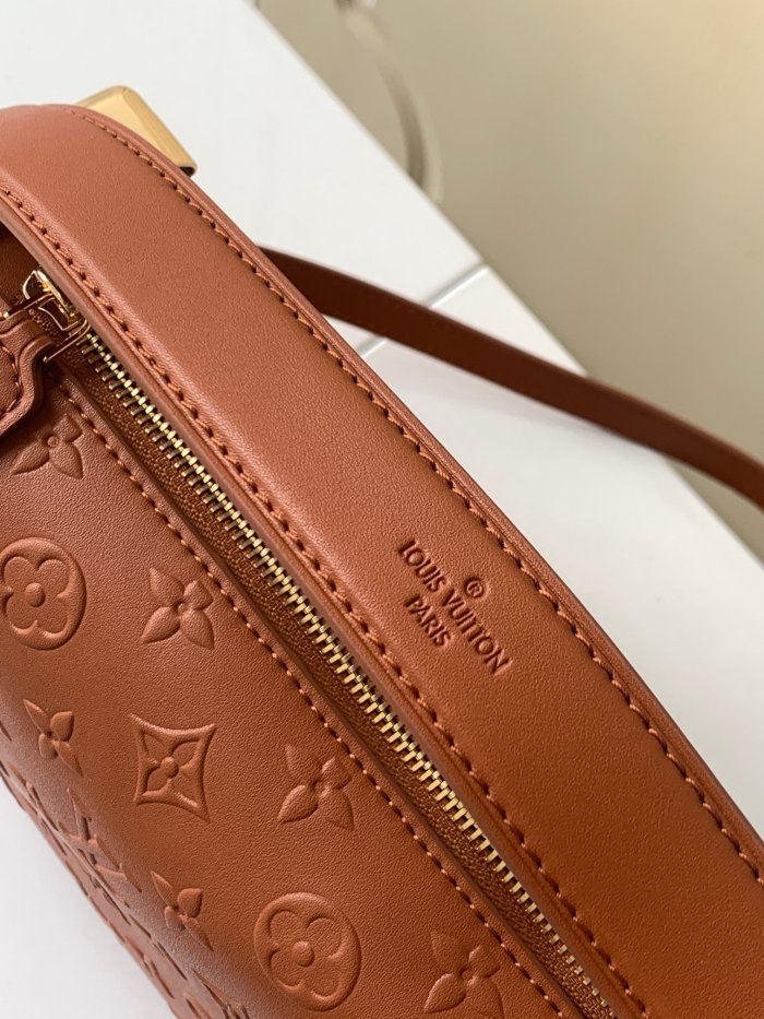 Handbag Louis Vuitton M21741 size 21x 14x 6 cm