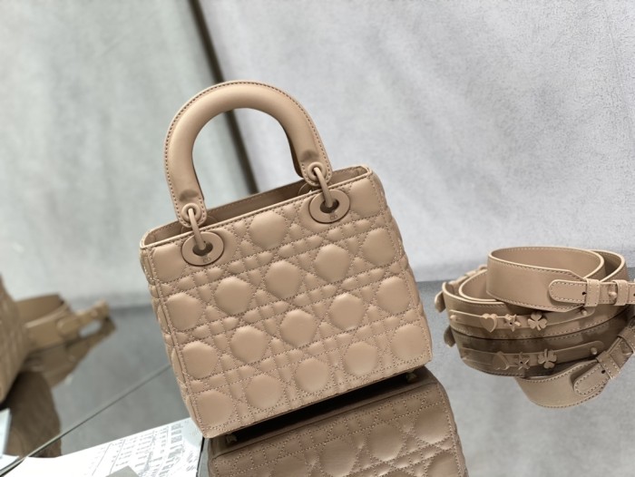 Handbag Dior size 20 cm