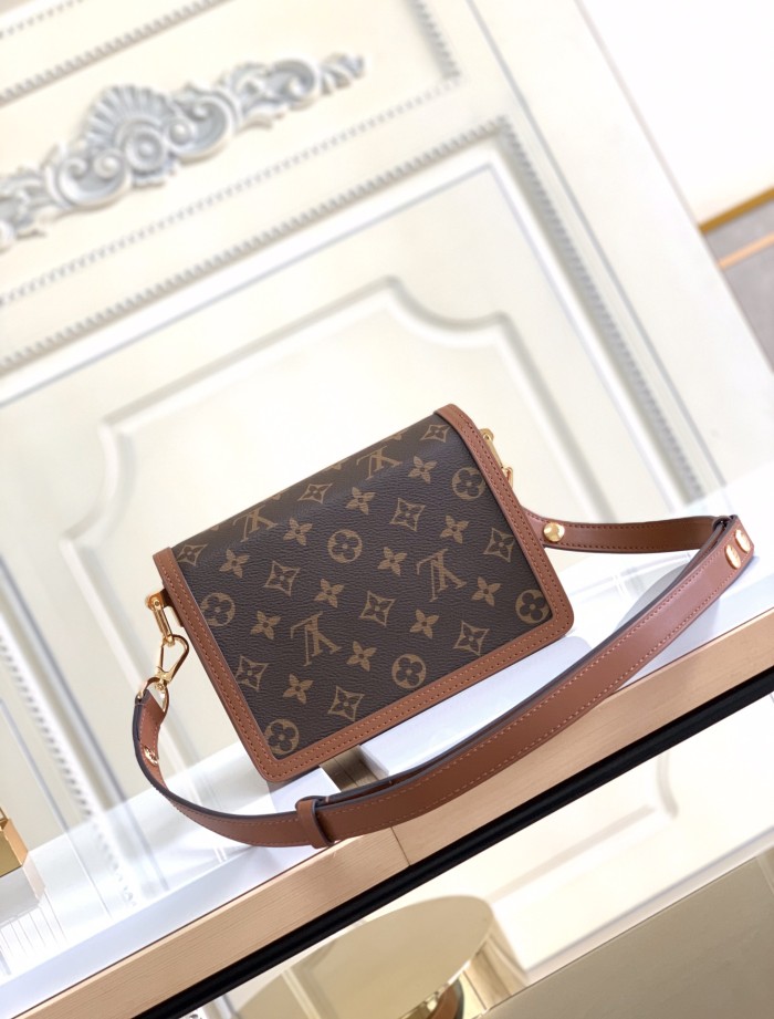 Handbag Louis Vuitton M44580 size 20×19×9 cm