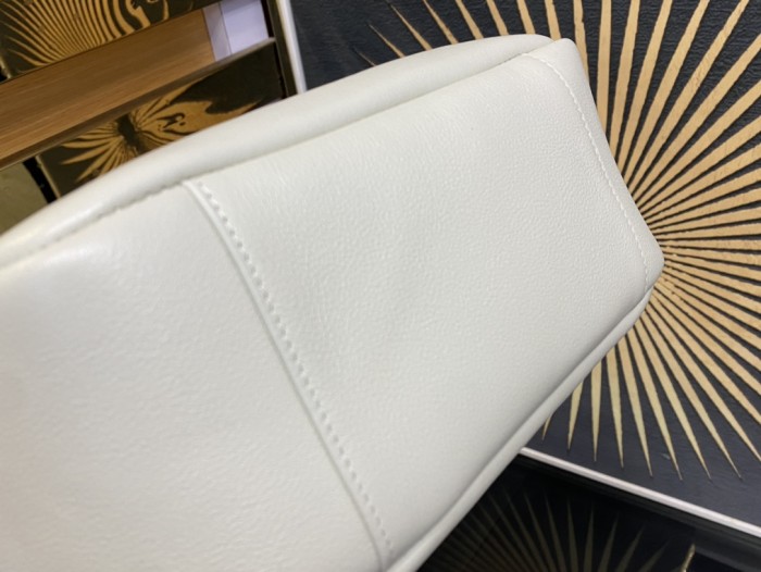 Handbags SAINT LAURENT 713938 size 58×43×8 cm