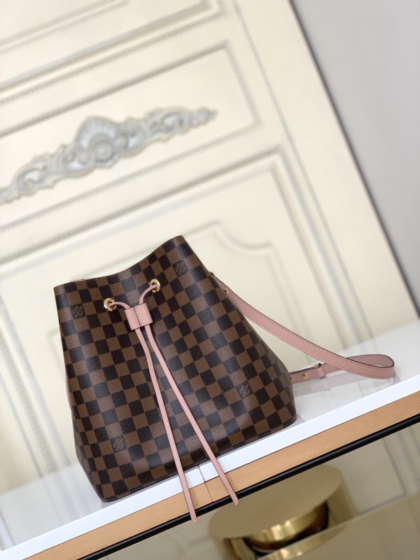 Handbag Louis Vuitton M44022 size 26.0 x 22.0 x 27.0 cm