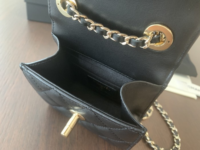 Handbag Chanel A81633 size 11cmx11cmx5 cm