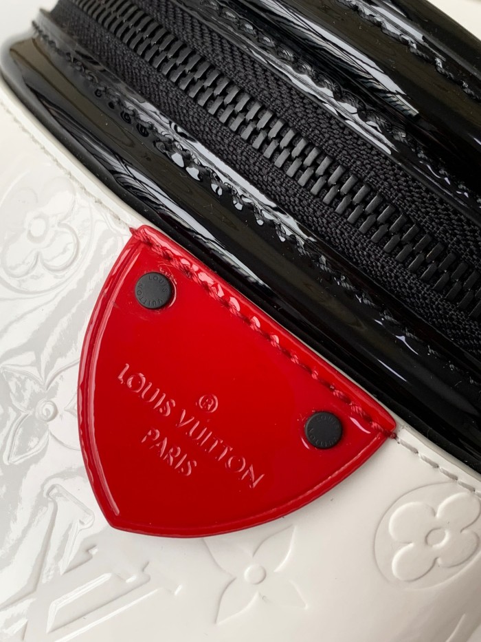 Handbag Louis Vuitton M20487 size 15 x 17 x 15 cm