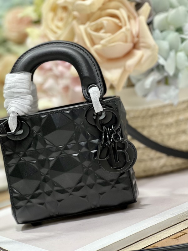 Handbag Dior 9035 size 12×10.2×5 cm