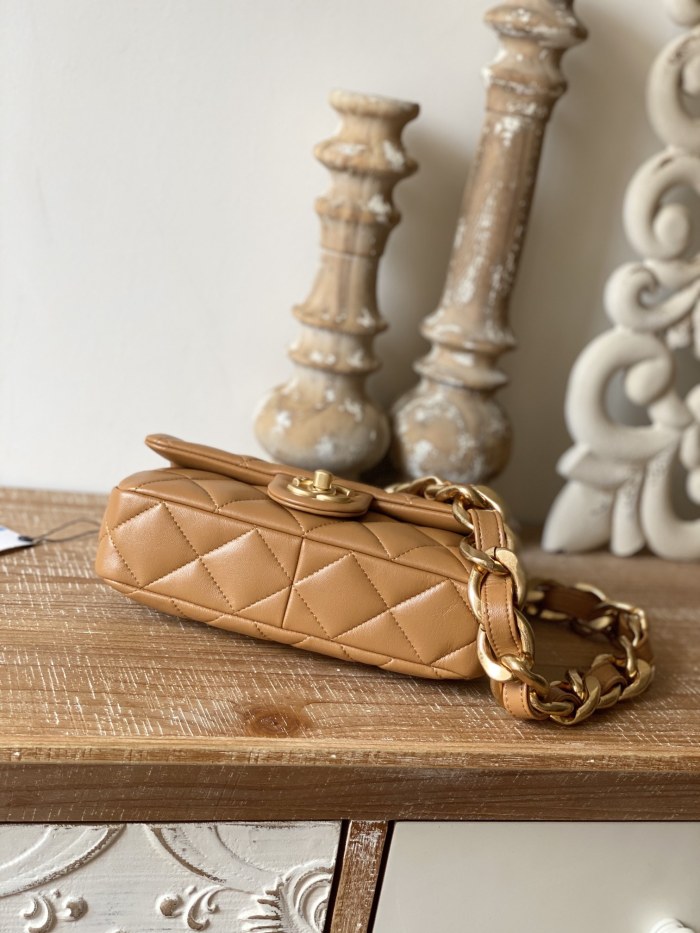 Handbag Chanel 3214 size 17*21*6 cm