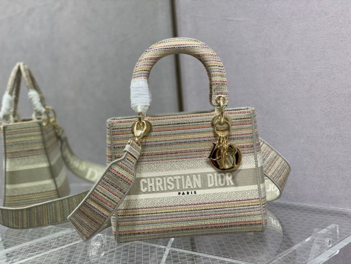 Handbag Dior size 24 cm