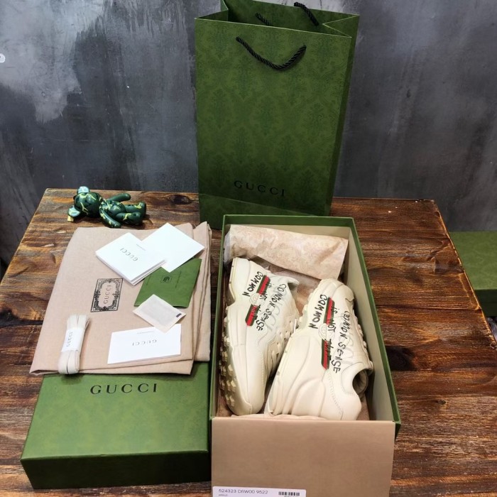 Gucci Rhyton sneaker 30