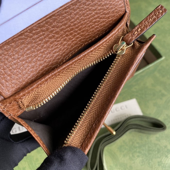 Handbag Gucci 645536 size 11× 8.5x 3 cm