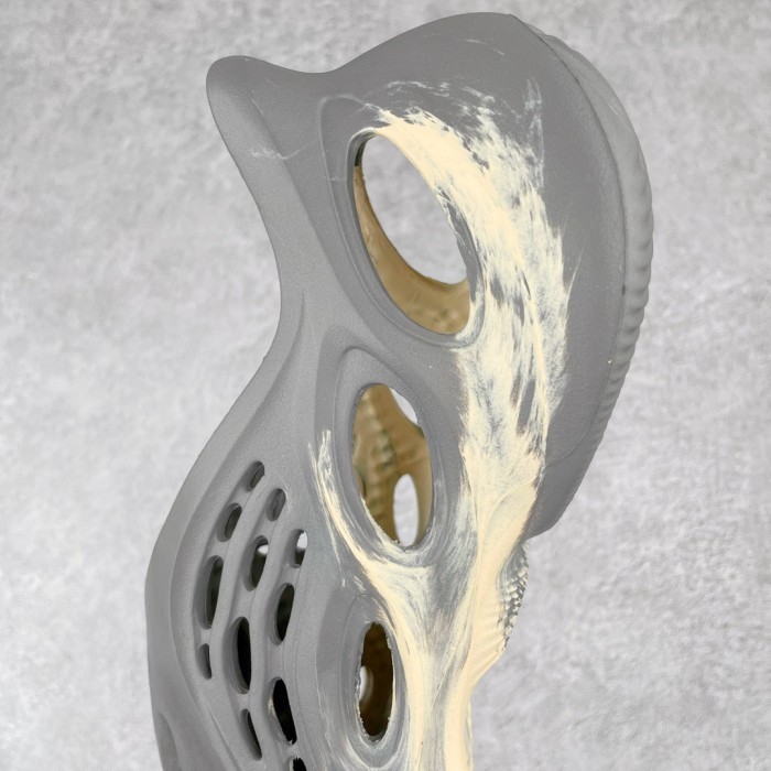 Adidas Yeezy Foam Runner MXT Moon Gray