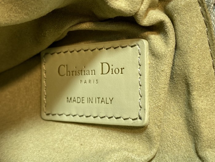 Handbag Dior size 25×16×2.5 cm