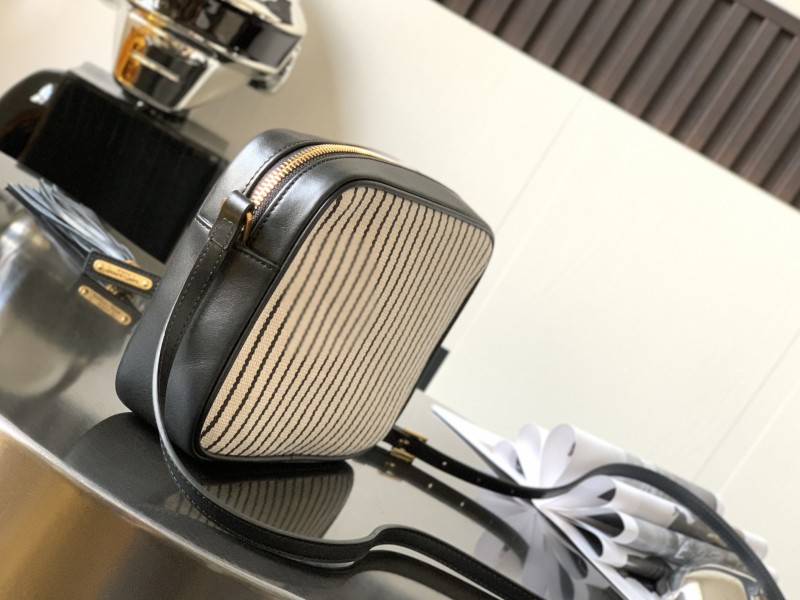 Handbags SAINT LAURENT 520534 size 23x16x6 cm