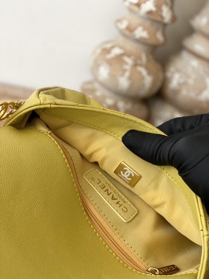 Handbag Chanel AS3757 size 14.5x20x6.5 cm