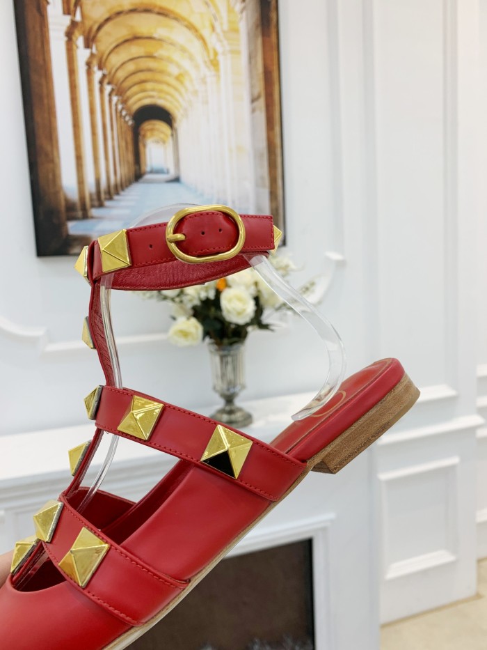 VALENTINO GARAVANI Roman Stud WOMEN 33