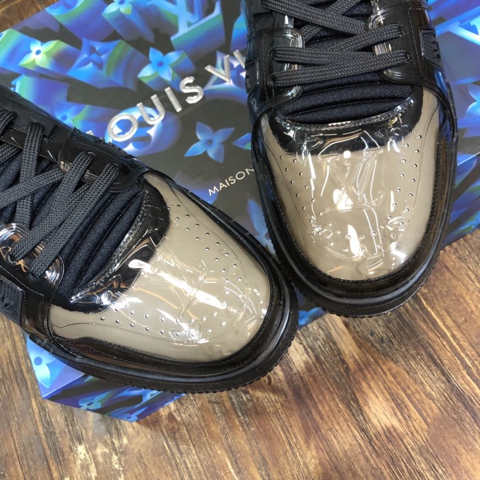 Louis Vuitton Trainer Sneakers 42