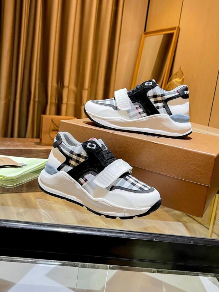 Burberry Ramsey Haymarket Check Print Light Blue White Black