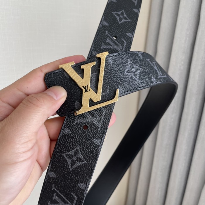 Louis Vuitton Belt 8 (width 4cm)