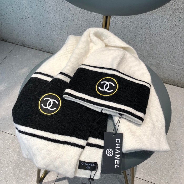 Hat & Scarf Chanel 1