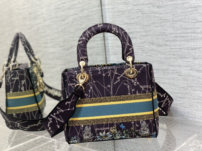 Handbag Dior size 24 cm