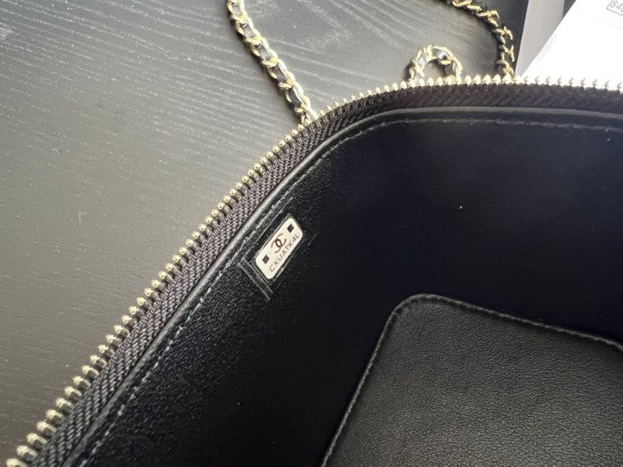 Handbag Chanel AP2199 size 17cmx9.5cmx8 cm