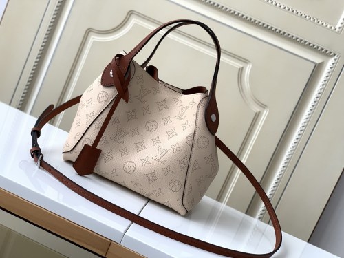 Handbag Louis Vuitton M54351 size 23 x 21 x 13 cm