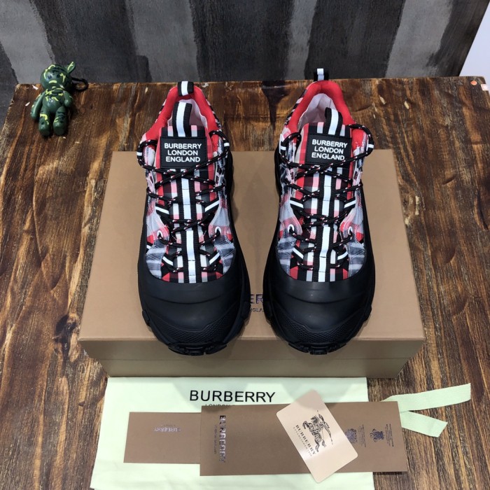 Burberry Arthur Vintage Sneaker 38