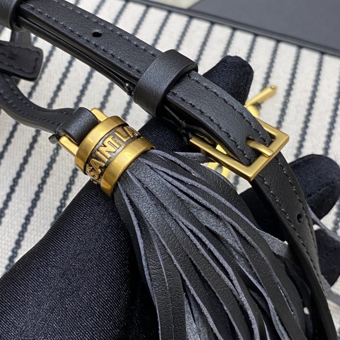 Handbags SAINT LAURENT 520534 size 23x16x6 cm