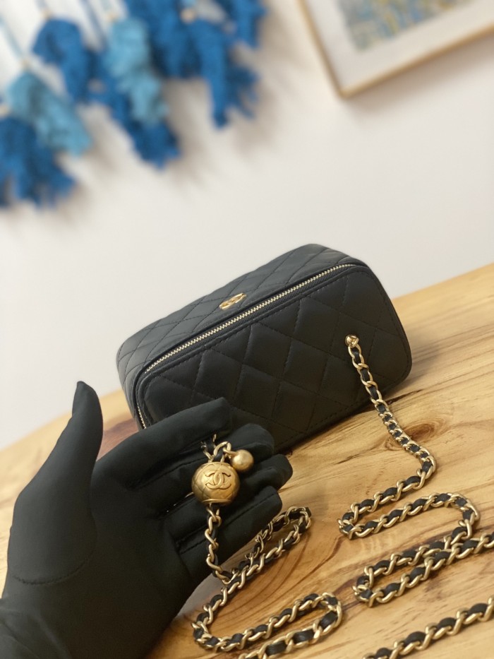 Handbag Chanel 81220 size 16 9.5 8 cm