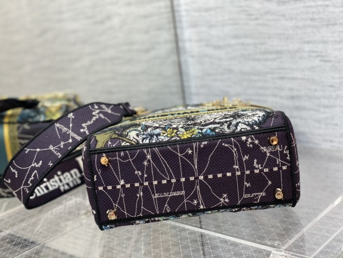 Handbag Dior size 24 cm