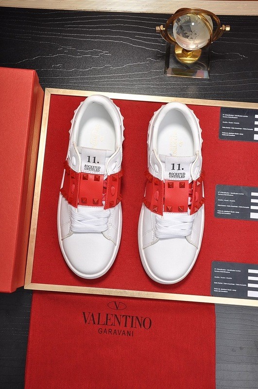 Valentino Garavani Rockstud Untitled calfskin sneaker 2