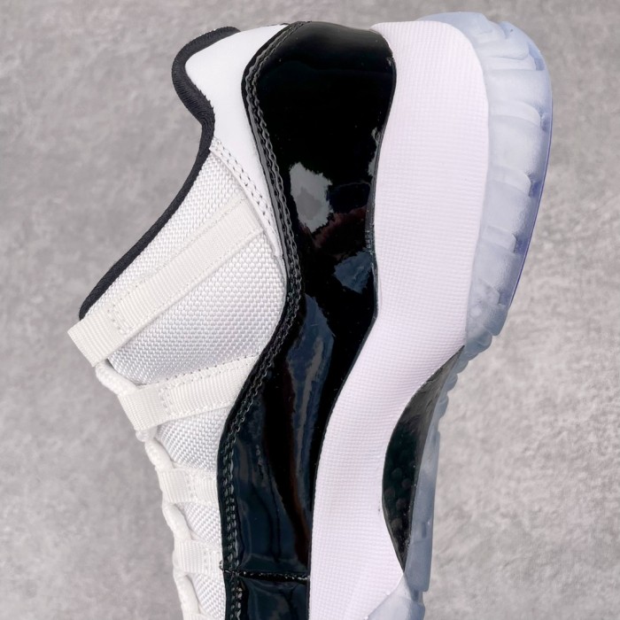 Jordan 11 Retro Low Concord