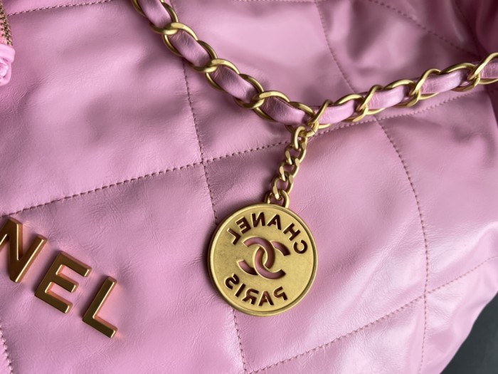 Handbag Chanel size 39cmx42cmx8 cm