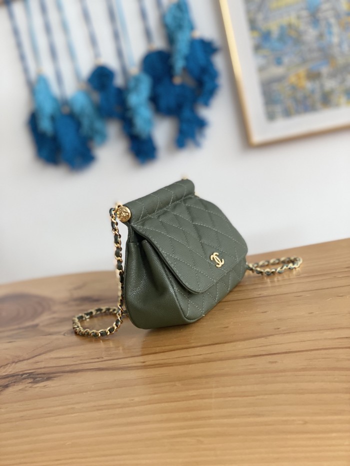 Handbag Chanel AP3008 size 12X17.5X5.5 cm