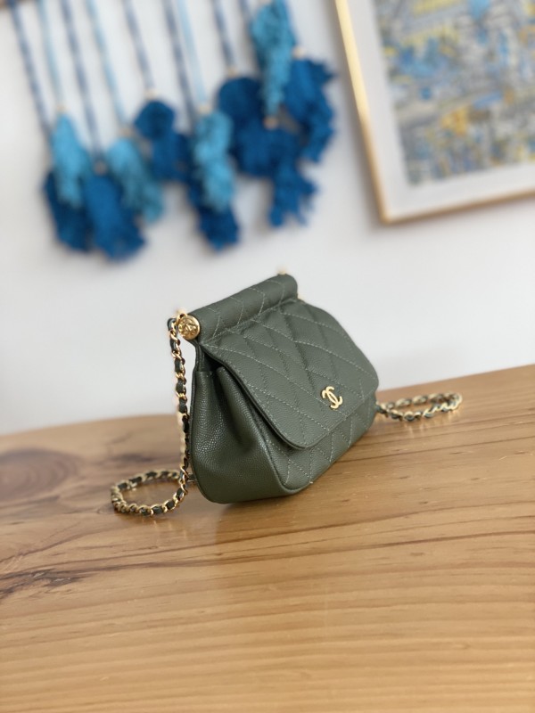 Handbag Chanel AP3008 size 12X17.5X5.5 cm