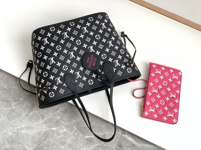 Handbag Louis Vuitton M46103 size 31 x 28 x 14 cm