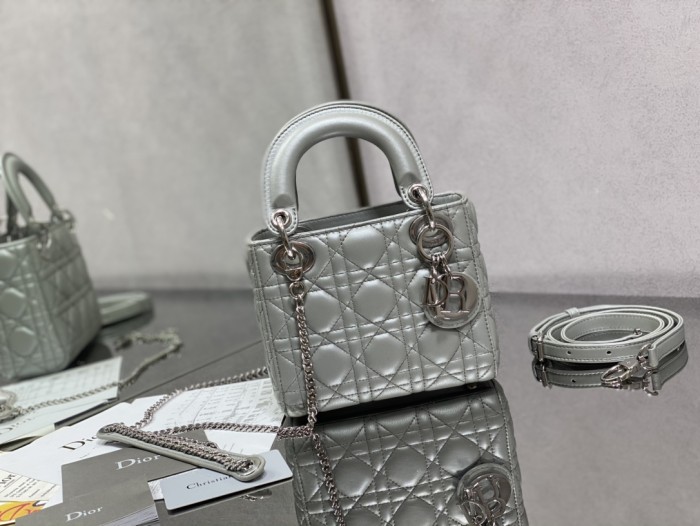 Handbag Dior size 17 cm