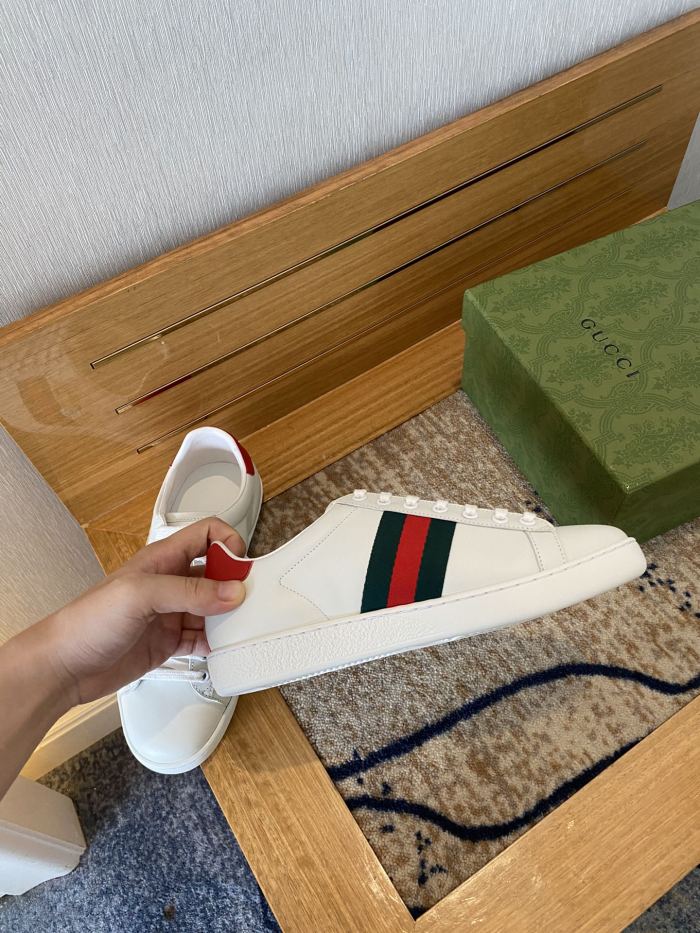 Gucci Women's Ace sneaker with bee sneaker 4