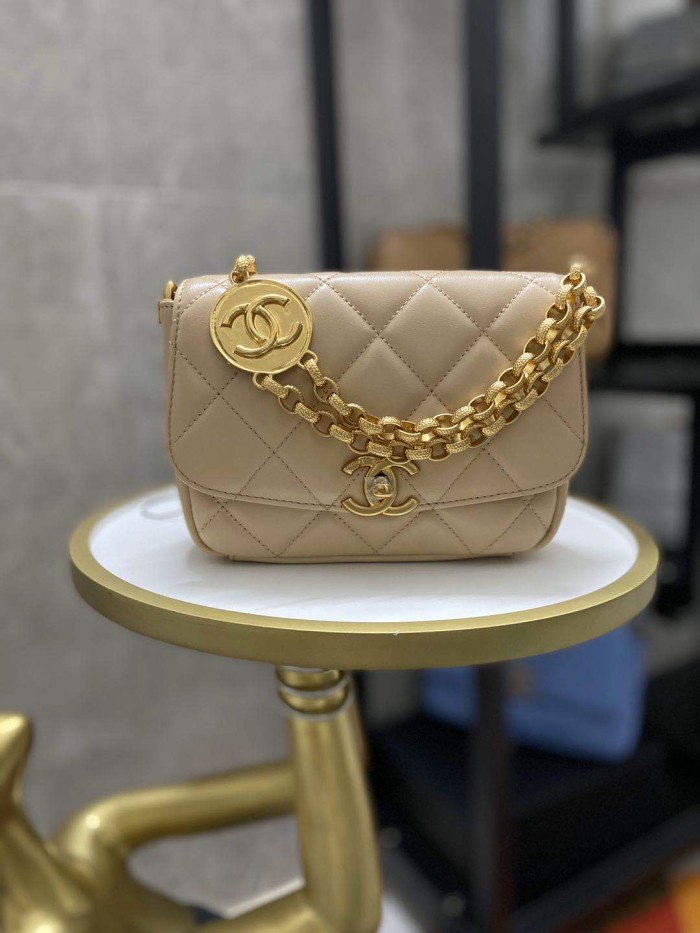 Handbag Chanel AS2189 size 14x17.5x6 cm