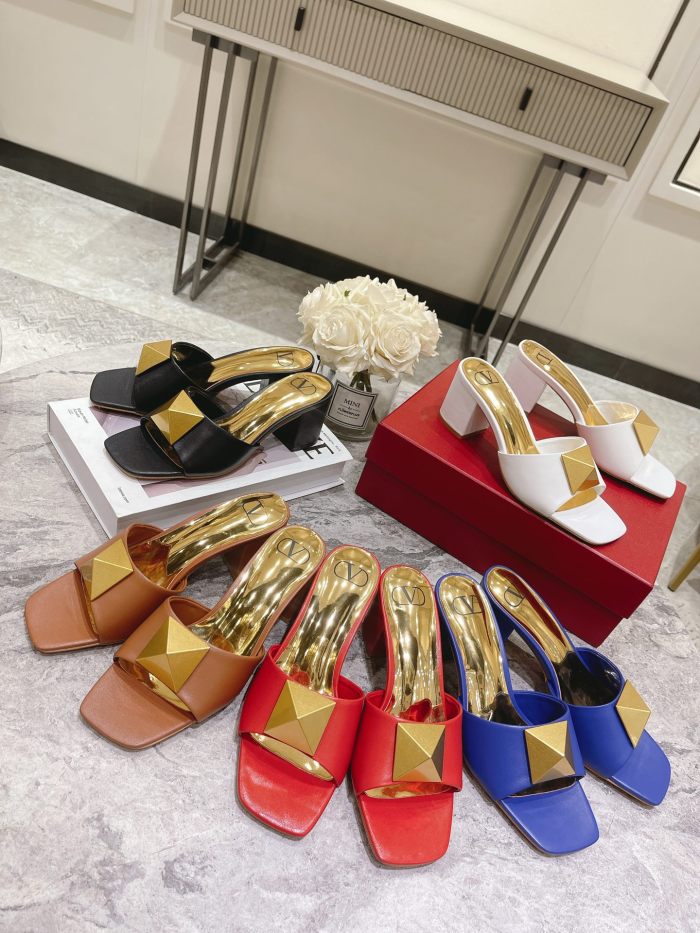 VALENTINO GARAVANI Roman Stud WOMEN 6