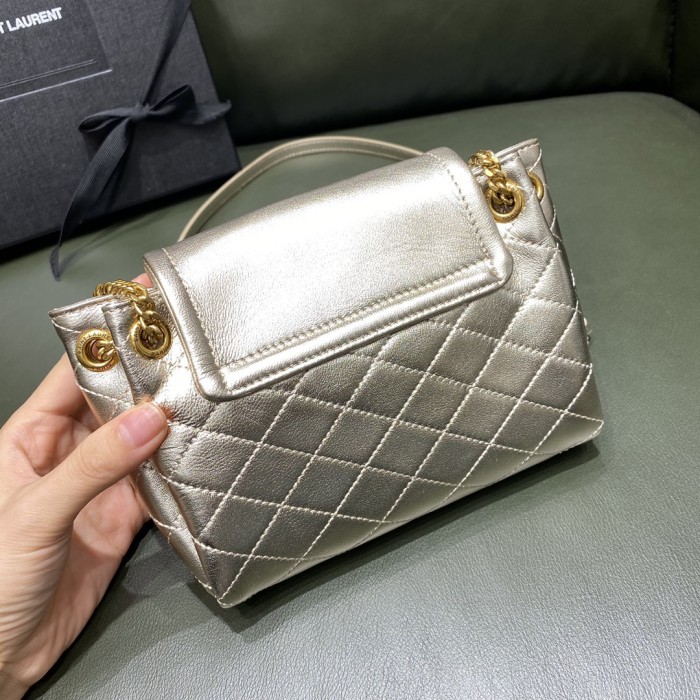 Handbags SAINT LAURENT 672738 size 18x13x6 cm