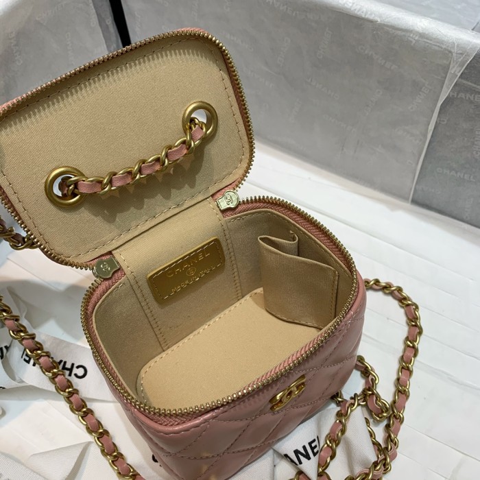 Handbag Chanel 81136 size 10.5 8.5 7 cm