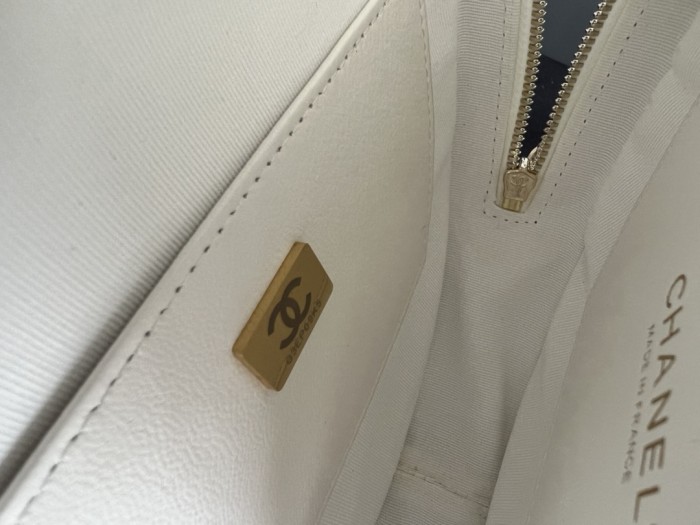 Handbag Chanel size 18cmx17cmx5 cm