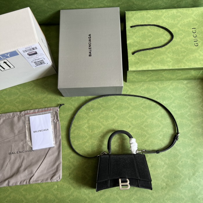 Handbag Gucci 5928331 size 19*13*8 cm