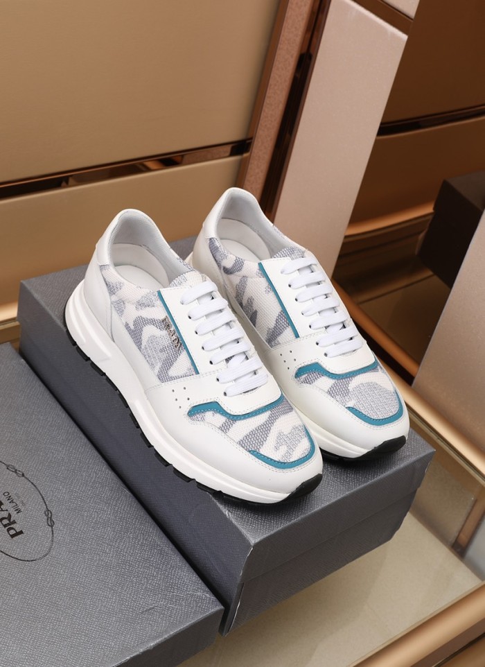 Prada Low Top sneaker 24