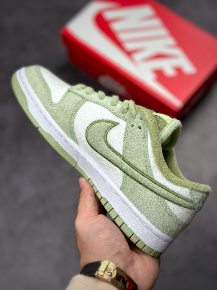 Nike Dunk Low SE Fleece Pack Honeydew (W)